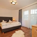 Alpendiamond In & Bike Out 200, 400 & Penthouse 600 شقة *