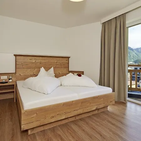 Apartment Alpendiamond Ski In & Bike Out Apartments Top 200, 400 & Penthouse 600 *