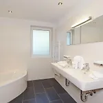 Alpendiamond In & Bike Out 200, 400 & Penthouse 600 Apartamento