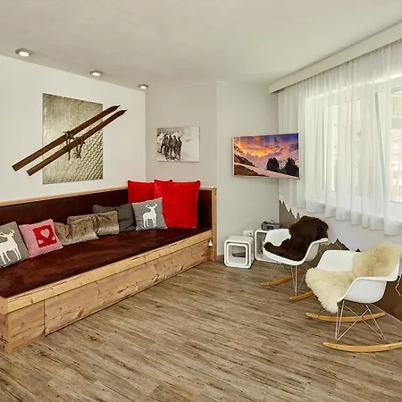 Apartment Alpendiamond In & Bike Out 200, 400 & Penthouse 600 *